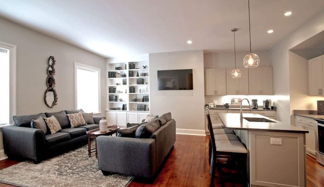 Newly Renovated 4 bed 3 bath & 2 Parking Spots