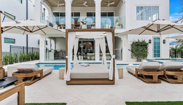 NOVA-New Luxe Beach Villa-Steps to the Beach-Pool,Spa &Jacuzzi-Private Luxe Stay