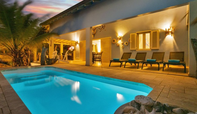 Ocean Breeze Villa with private pool in Kralendijk