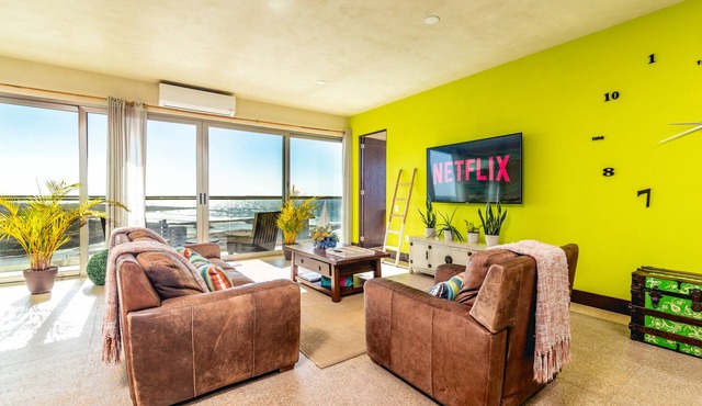 *OCEAN FRONT, apartment with a view@ENSENADA* in Ensenada