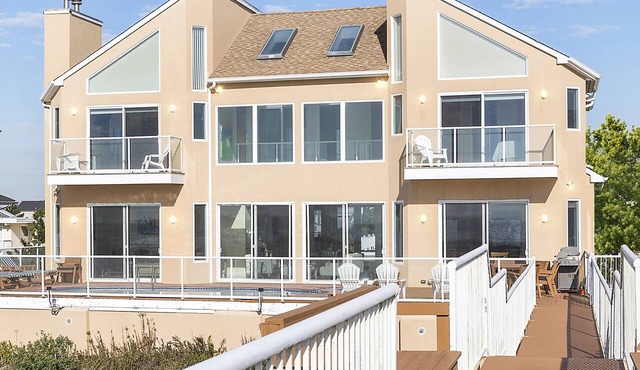 Oceanfront 6-BR Beach House W/Pool & Hot Tub Facing the Ocean- Last Min Deals! in Westhampton Beach