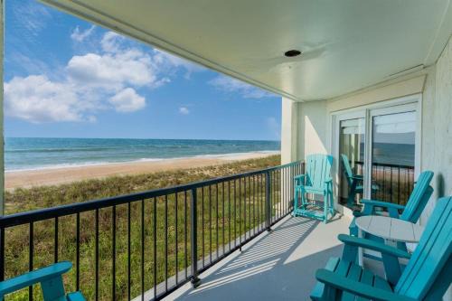 Oceanfront Luxury at Villa with a View! in North Topsail Beach