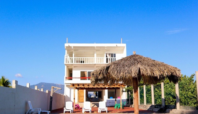 Oceanfront Private 7-bedroom house with AC in vibrant Zihuatanejo in Zihuatanejo