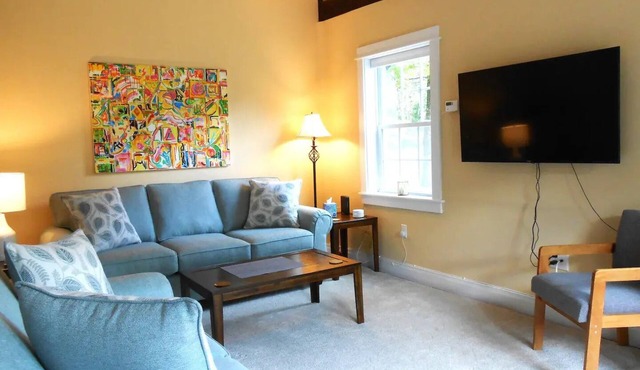 Old World Charm, Modern Conveniences - 3 BR private home in quiet setting in Easthampton