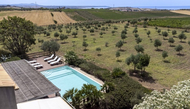 Oliva - Seven Bedroom Villa, Sleeps 14