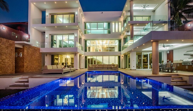 Olympus Home - Luxury Oceanfront House w/Private Pier + Pool