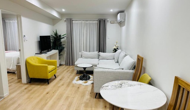 Otahuhu Town Centre Brand New Apartment 8B