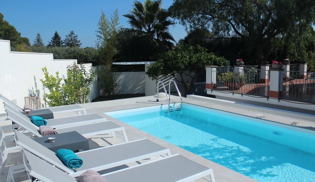 Panoramic villa overlooking Etna with swimming pool among the scents of a citrus garden
