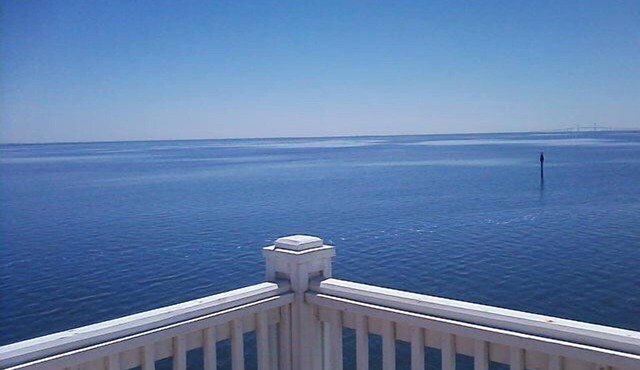 Panoramic Waterfront Views