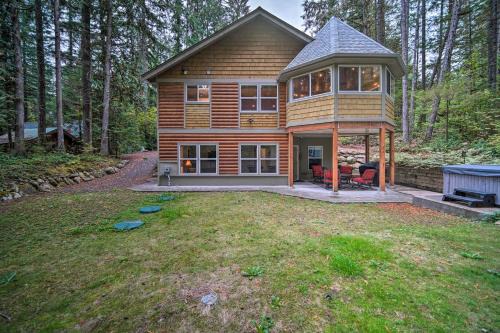 Peaceful Forest Retreat by Mt. Baker Slopes! in Deming