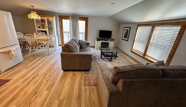 Peaceful Getaway - 12 Mins to Saratoga Race Track