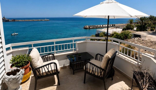 Peaceful, in Kyrenia, right on the seafront with a magnificent sea view
