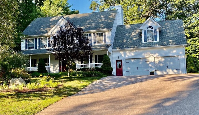 Perfect home for adventure! 2mi to Foxwoods, 15 min to Mystic, tour CT WineTrail in Preston