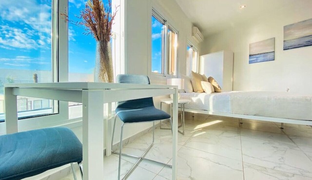 Phaedrus Living : Luxury Flat Lighthouse 75