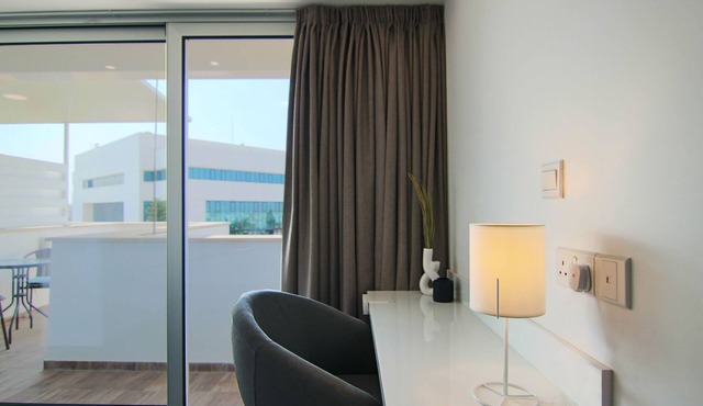 Phaedrus Living Luxury Suite Nicosia 504