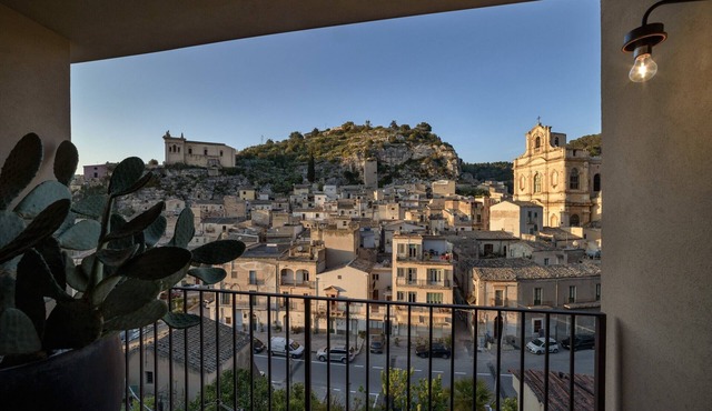 Platone, Luxury apartment with terrace and panoramic view in Scicli