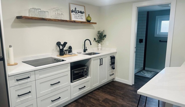 Port Beach Retreat - Modern & Cozy Stay!