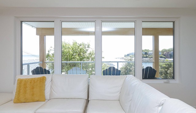Premier Oceanfront Luxury in Oak Bay South