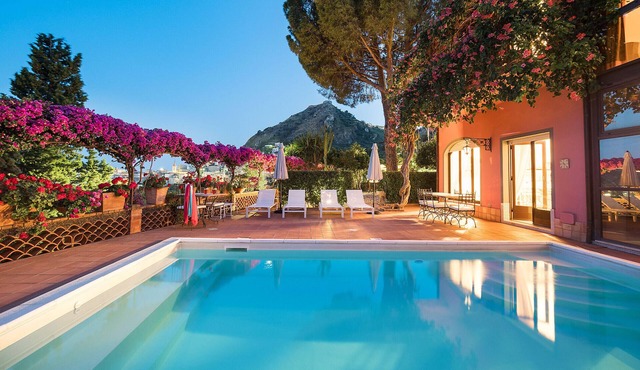 Premium villa with pool in Taormina, Sicily - 10 pax