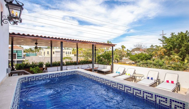 Private 2-Bedroom Luxury Guest Villa w/Heated Dipping Pool & Large Terrace.