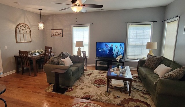 Private attached apartment with beautiful views and a private two car garage. in Dalzell