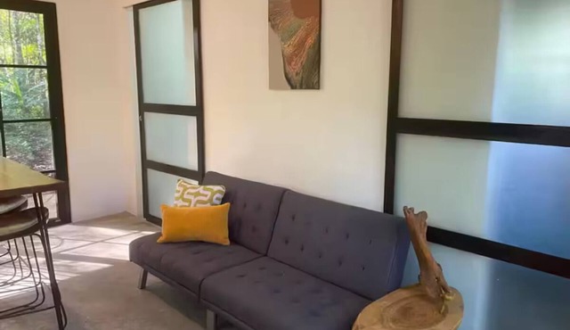 Private cabina at Yoga center in Ojochal with AC, WiFi, Pool, close to town