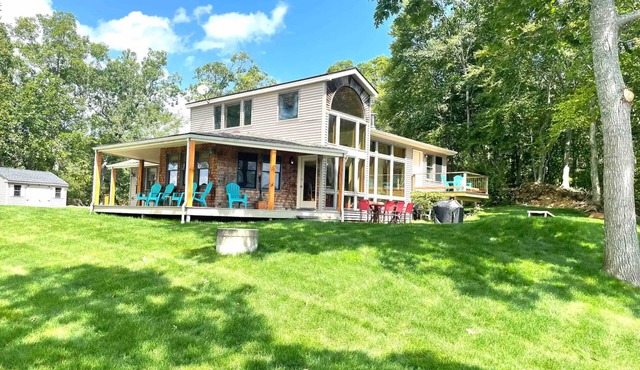 Private Island Lake House Near Casinos in Preston