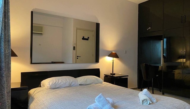 Private king room in a shared flat, best location