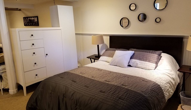 Private, Spacious Suite, Private Entrance, near Boston in Reading