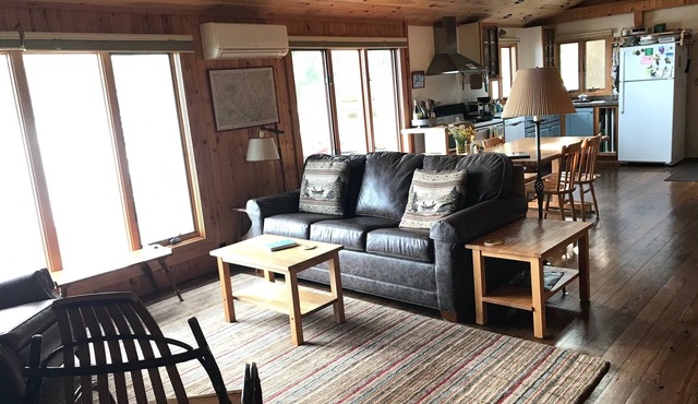 Private! Unique Lake Front Cottage. Heron Cove Sanctuary, Beauty & Peace! in Naples