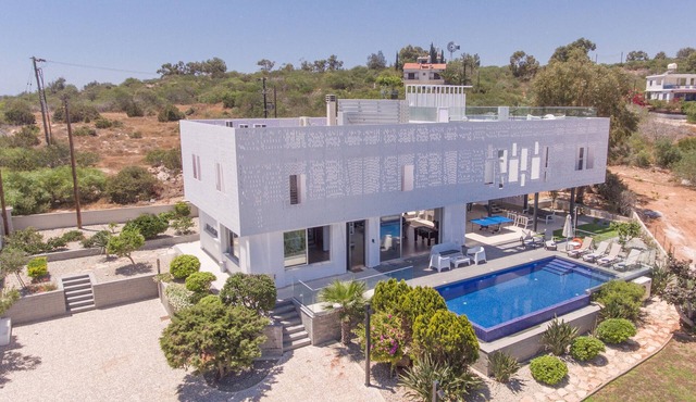 Protaras Chloe Villa CV614 - a villa that sleeps 13 guests in 6 bedrooms