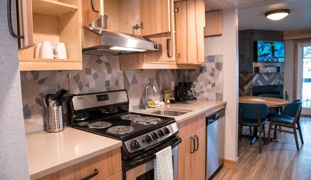 Quiet, Bright, Cozy Banff Condo