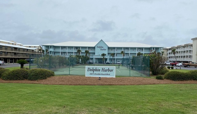 Recently updated! 3 bed 3 bath waterfront condo in Orange Beach