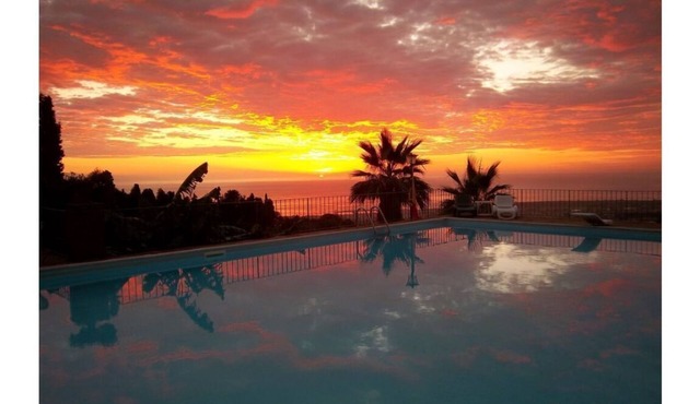 REFINED - VERY PANORAMIC APARTMENT IN A VILLA WITH POOL
