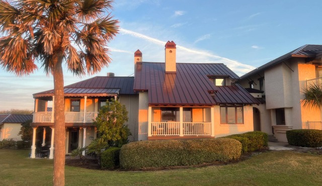Relaxing Ocean Front Villa - direct beach access! in Georgetown