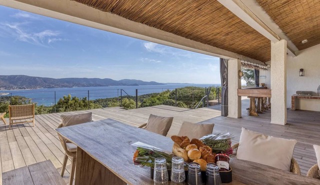 Renovated Villa Cap Bénat - Pool & Comfort in Bormes-les-Mimosas