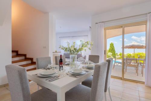 Resitour - Perneri Three Bedroom Villas
