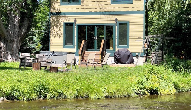 River Falls Cottage 2BR with loft Waterfront cottage with Hot tub Traverse City