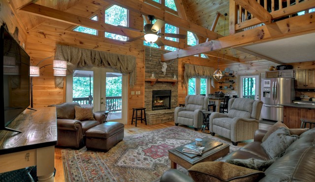 Riverfront, loud rapids, on tubing path - easy access (neighboring River's Echo) in Ellijay