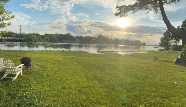Riverlight: Waterfront Escape in Barrington