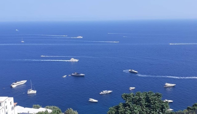 Romantic pied a terre On the Sea .VIEWS every room concierge,on AMALFI dr.AAAAAA