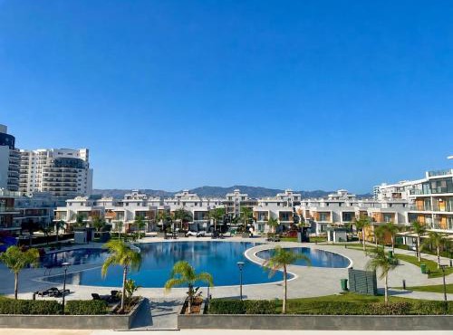 Royal Sun Elite Apartment by Long Beach