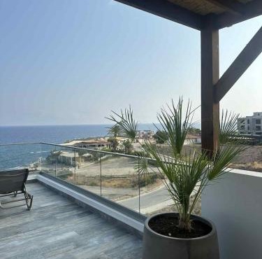 Seafront 3 bedroom penthouse in North Cyprus