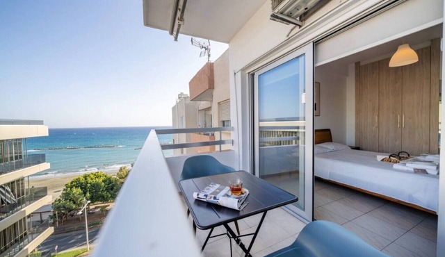 Seafront central 1 bedroom flat