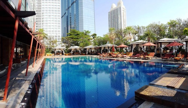 Serviced 2 Bed Penthouse Sky Villa with Pool and BTS