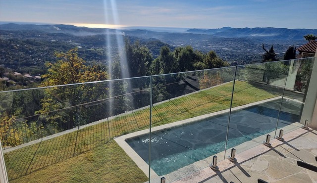 South facing Villa with Panoramic Sea View, POOL, AC, Quiet in Grasse