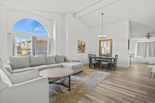 Spacious 3B 2BA Home with High Ceilings and Large Patio in Lancaster