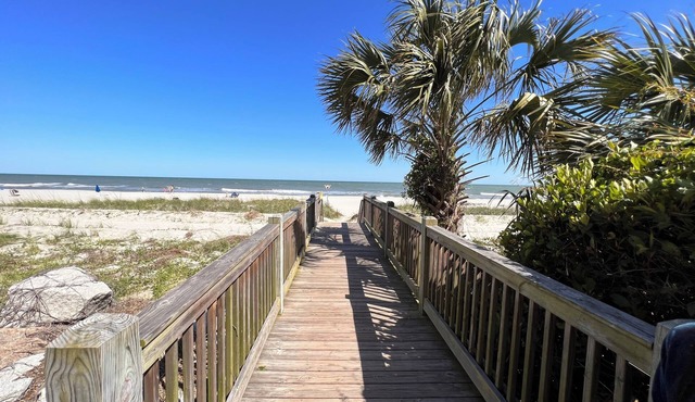 Spacious 3BR villa across from the ocean in Myrtle Beach