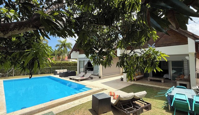 Spacious and bright centrally located villa perfect for groups or families.