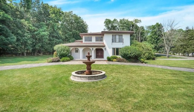 Spacious + beautiful 5-bedroom Mediterranean Villa in Monroe, NY. in Monroe